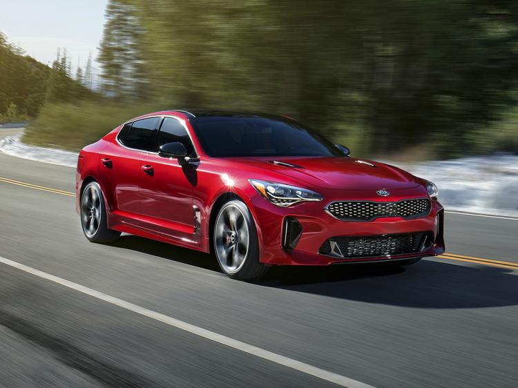 2018-kia-stinger-front-driving