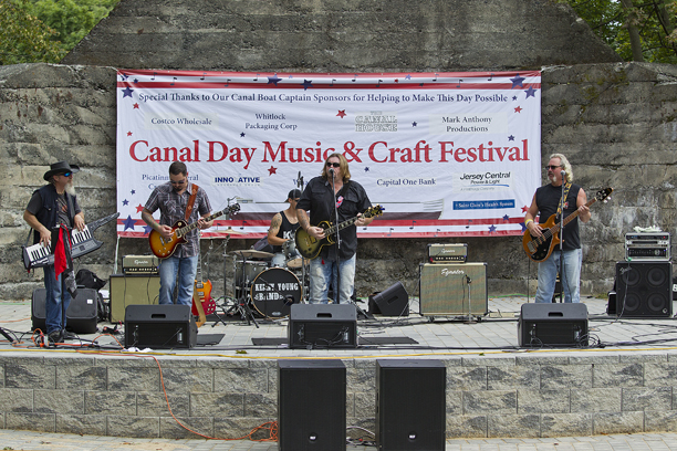 canal day music and craft festival live music