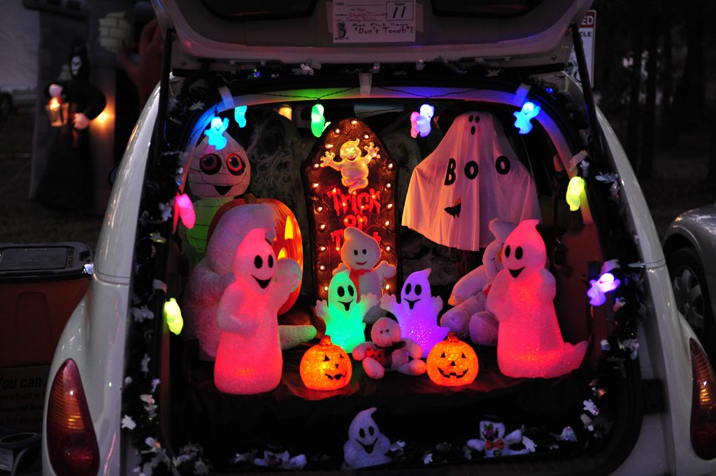 trunk-treat-car-decorations