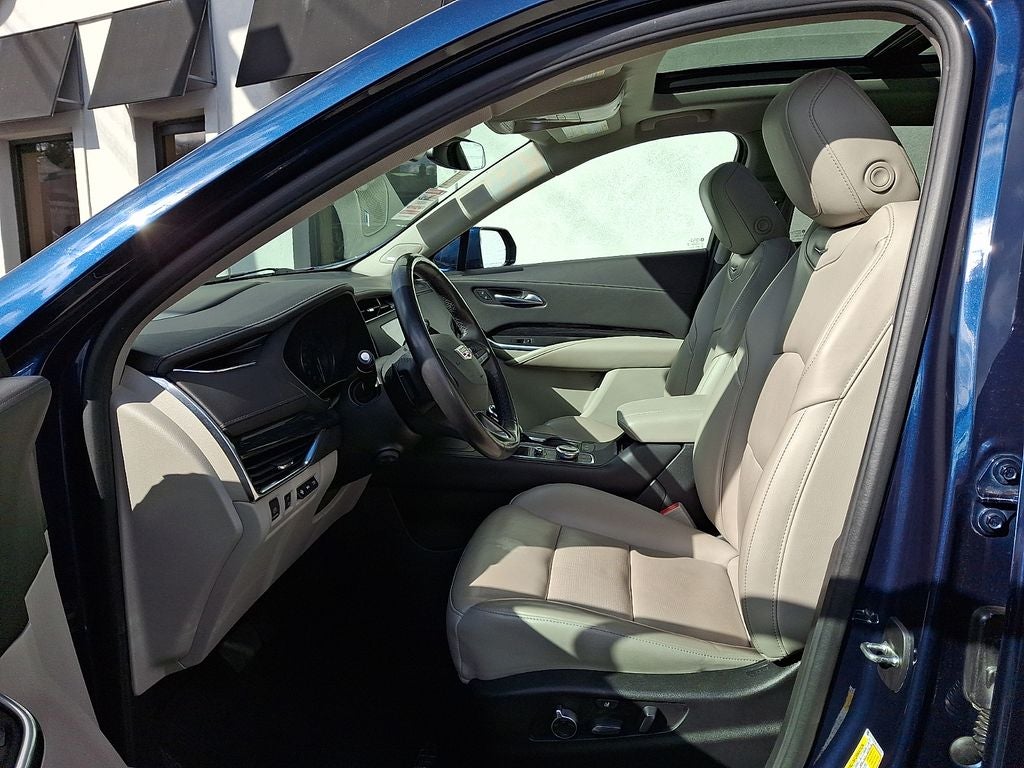 2020 Cadillac XT4 Premium Luxury