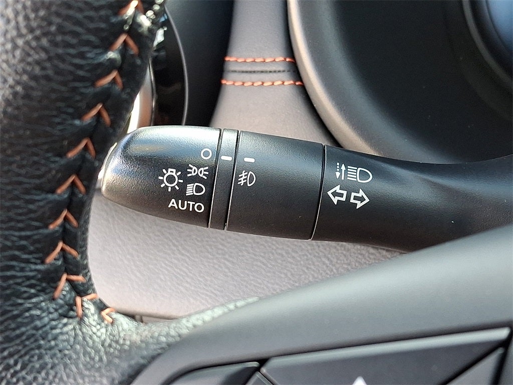 2022 Nissan Kicks SR