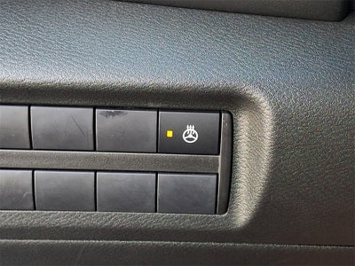 2022 Nissan Kicks SR