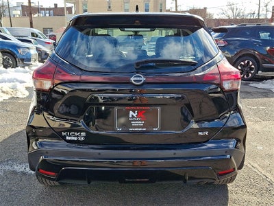 2022 Nissan Kicks SR
