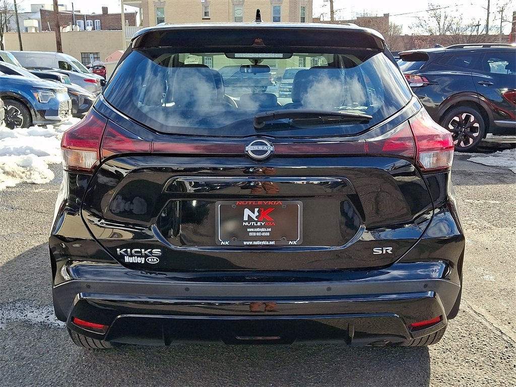 2022 Nissan Kicks SR