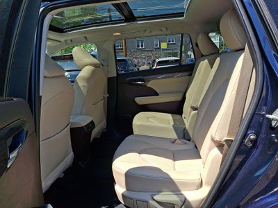 2020 Toyota Highlander Hybrid Platinum