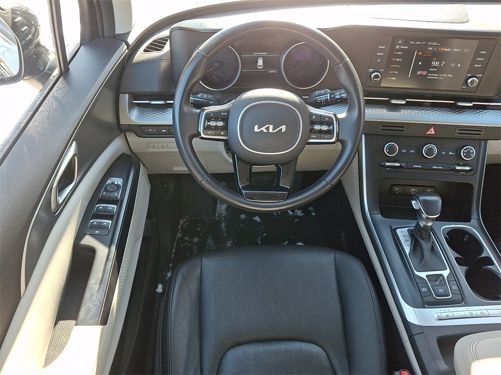 2023 Kia Carnival LX