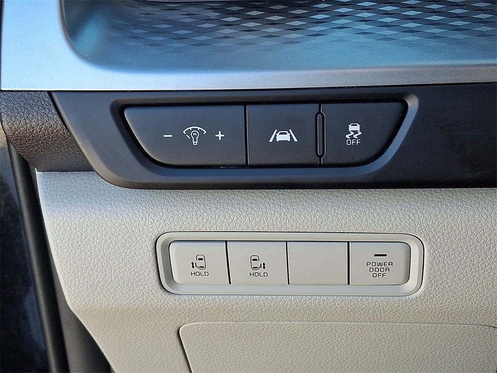 2023 Kia Carnival LX