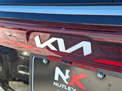 2023 Kia Carnival LX