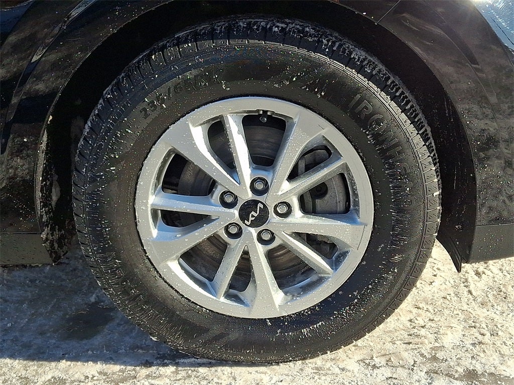 2023 Kia Carnival LX