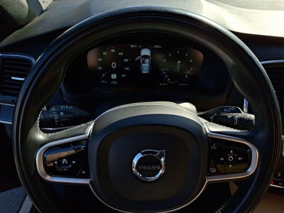 2019 Volvo XC90 T6 Momentum