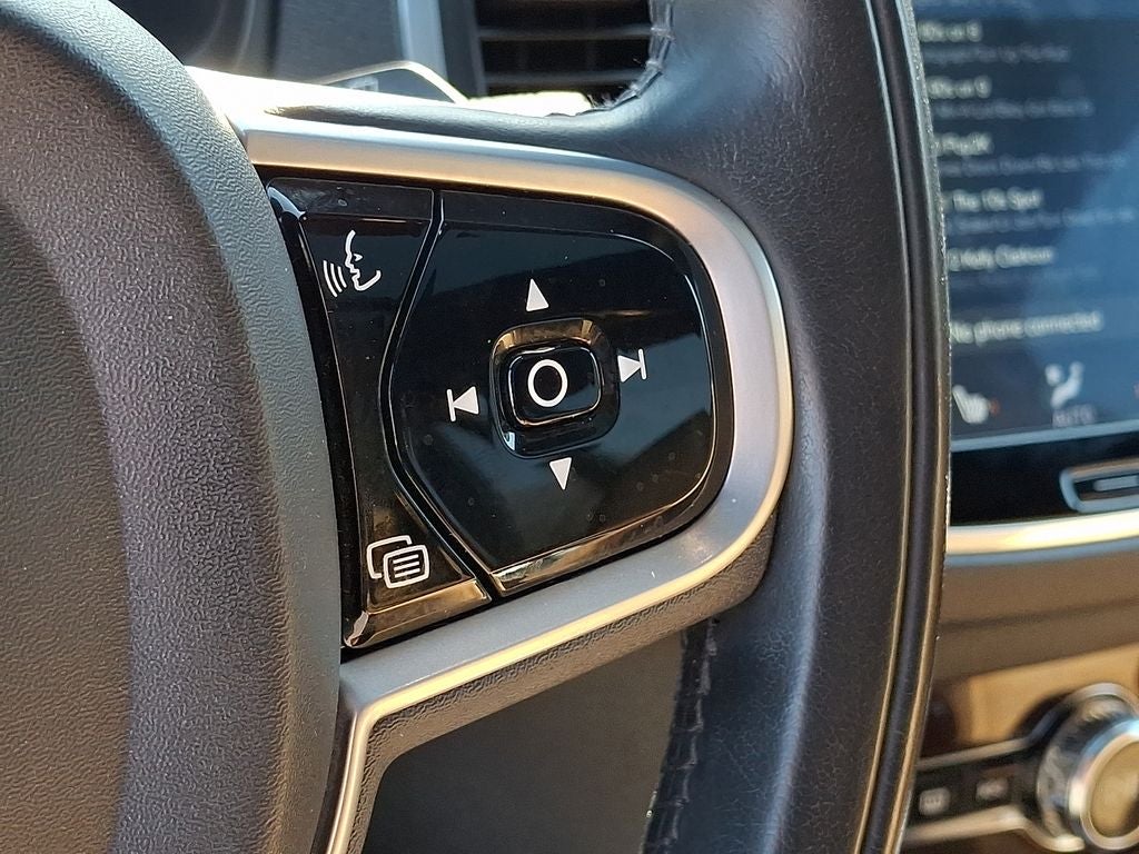 2019 Volvo XC90 T6 Momentum