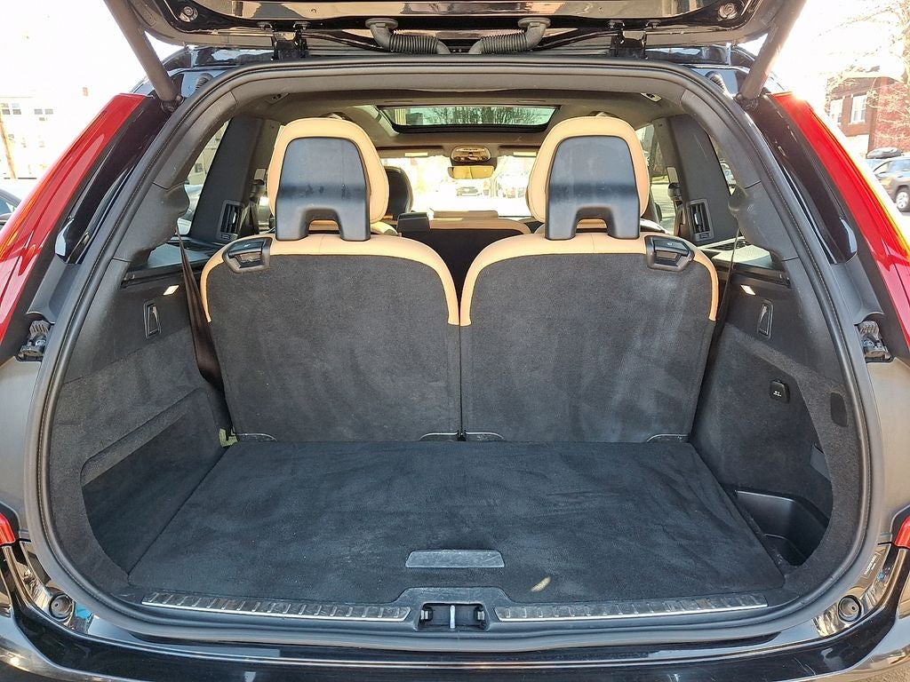 2019 Volvo XC90 T6 Momentum